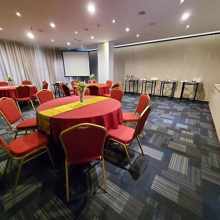 Hotel Zuri Express Mangga Dua Dżakarta Zewnętrze zdjęcie