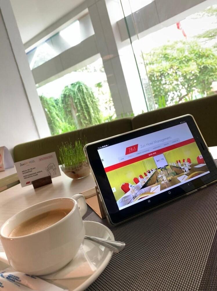 Hotel Zuri Express Mangga Dua Dżakarta Zewnętrze zdjęcie