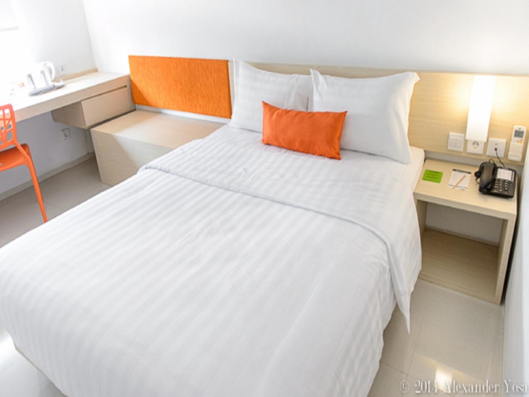 Hotel Zuri Express Mangga Dua Dżakarta Pokój zdjęcie