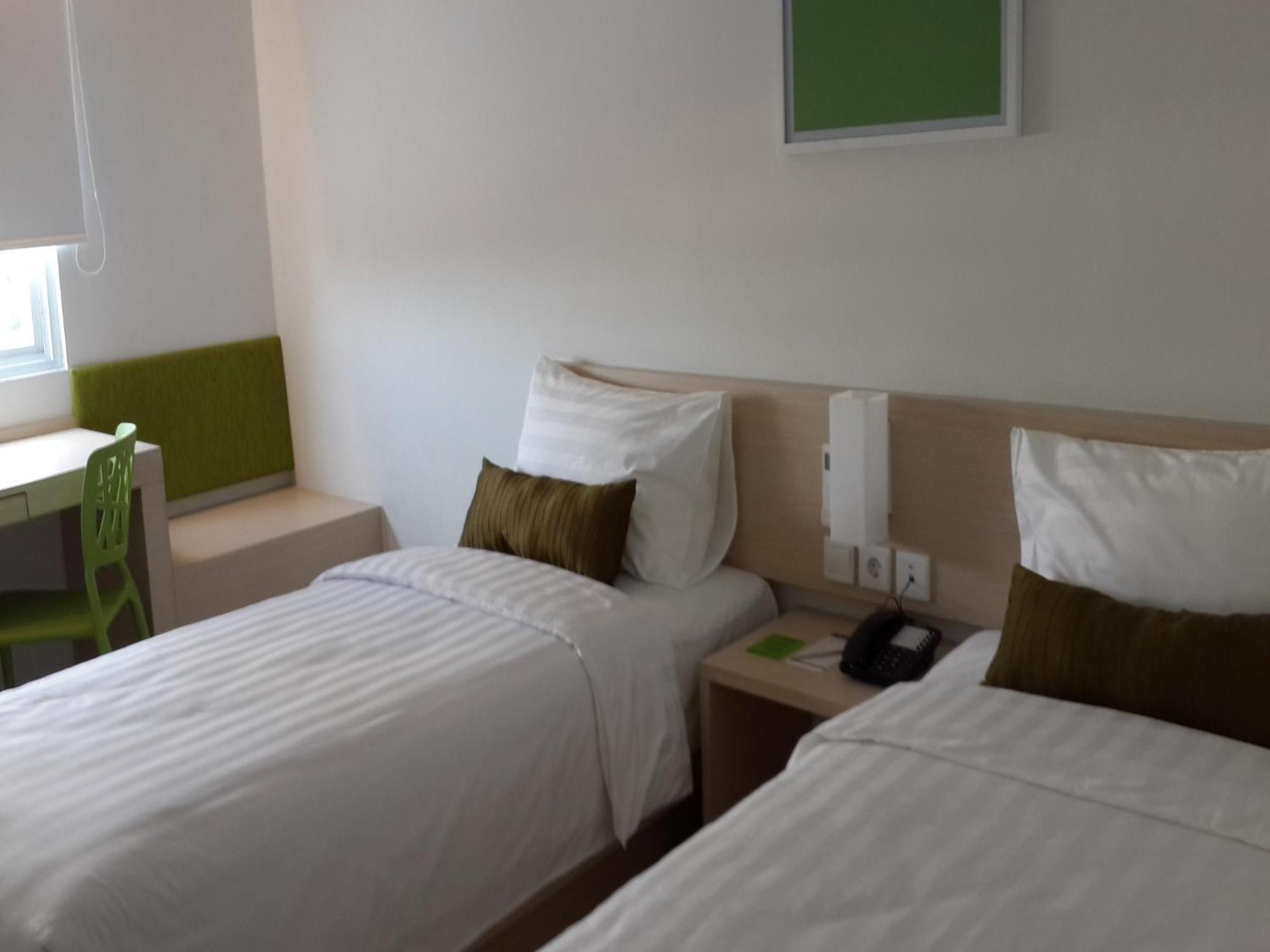Hotel Zuri Express Mangga Dua Dżakarta Pokój zdjęcie
